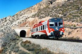 Automotores diésel de la serie 592, 593 y 596 de RENFE, conocidos como "Camellos"