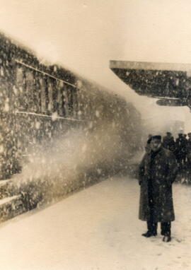 Nevada en la estación de Betanzos - Pueblo de la línea de Palencia a La Coruña