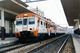 Automotores diésel de la serie 592, 593 y 596 de RENFE, conocidos como "Camellos"