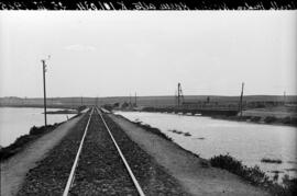 Puente de hormigón de la Ribera de Nicoba, situado en el km 101,034 de la línea de Sevilla a Huel...