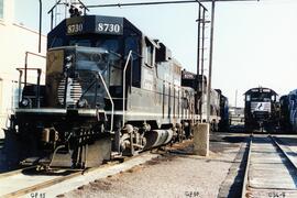 Vista de las locomotoras diesel IC-8730 (GP11), IC-8295 (GP10) y NS-8501 (C36-7), de las Compañía...