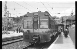 Automotor eléctrico o unidad de tren eléctrica de la serie 440 - 001 a 253 y 440 - 501 a 502, fab...
