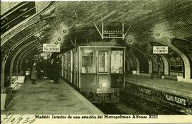 [En el reverso, el texto]: 5. Estación "Bilbao", del Metro. Reproducción de una tarjeta...