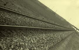 TÍTULO DEL ÁLBUM : Parte semestral de obras / Red Nacional de los Ferrocarriles Españoles. Vía y ...