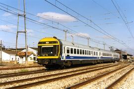 Electrotrenes serie 448, reformados por Construcciones y Auxiliar de Ferrocarriles (CAF) y Materi...