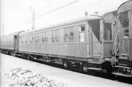 Coche de viajeros de 1ª y 2ª clase AAB 257 de la serie AAB 251 a 257 y 261 a 267 de RENFE, ex Oes...