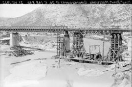 Puente de Matarraña IV, situado en el km 148,850 de la línea de Zaragoza a Barcelona, entre los m...