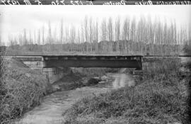 Pontón en el km 172,730 de la línea de Valladolid a Ariza, dentro del término del municipio soria...