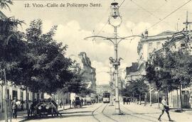 Postal de la calle de Policarpo Sanz de Vigo, con tranvía de los Tranvías Eléctricos de Vigo S.A.