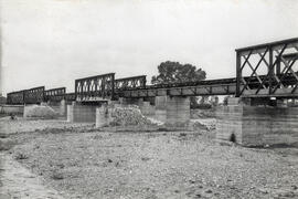 Reconstrucción del puente sobre el río Manol, en el trayecto de Vilamalla a Figueras, p.k. 244,02...