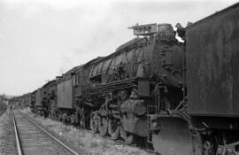 Locomotoras de vapor de rodaje 140 del Ferrocarril de Langreo en la estación de Pinzales (Gijón) ...