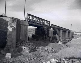 Sustitución del puente metálico existente por el puente o viaducto de hormigón de 6 tramos y 130 ...