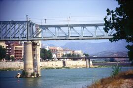 Puente metálico del Ebro en Tortosa, situado en el km 191,983 de la línea de Valencia a Tarragona...