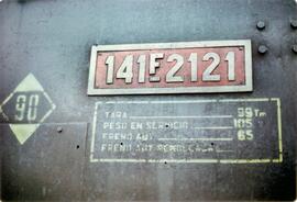 Placa de matriculación de la locomotora de vapor 141 F - 2121 de RENFE, construida por North Brit...