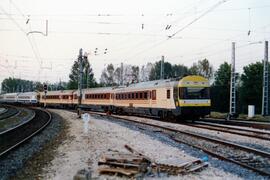 Electrotrenes serie 444, reformados por Construcciones y Auxiliar de Ferrocarriles (CAF) y Materi...