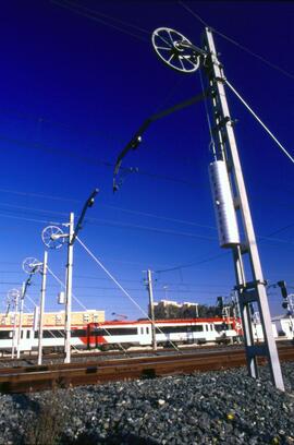 Compensación de catenaria y unidad de tren eléctrica o automotor eléctrico de la serie 440 de REN...