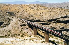 Locomotora 2000-T con Talgo Madrid-Almería a su paso por Gérgal