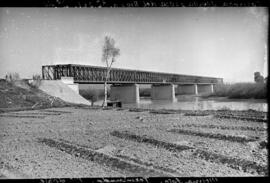 Puente sobre el río Guadalquivir a su paso por Lora del Río, en el km 82,561 de la línea Córdoba-...