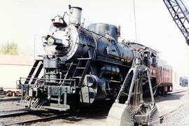 Vista general de la locomotora de vapor SLSF-1630, tipo 2-10-0, en las instalaciones del Illinois...