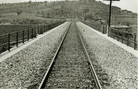 TÍTULO DEL ÁLBUM : Parte semestral de obras / Red Nacional de los Ferrocarriles Españoles. Vía y ...