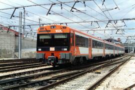 Unidades eléctricas serie 440 construidas por Construcciones y Auxiliar de Ferrocarriles (CAF), W...