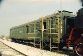 Coche de viajeros 5137 de la serie 5000 de RENFE, en proceso de restauración 1991