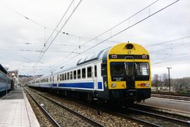 Electrotrenes serie 444, construidos por Construcciones y Auxiliar de Ferrocarriles (CAF) y Mater...