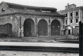 Rotonda de 3 vías cubiertas en la estación de Gerona de la línea de Barcelona a Portbou, también ...