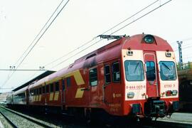 Electrotrenes serie 444, construidos por Construcciones y Auxiliar de Ferrocarriles (CAF) y Mater...