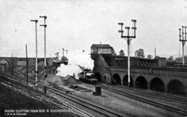 Vías y puentes de la estación de Rugby en Clifton Road.