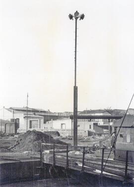 Poste de alumbrado en la estación de Zaragoza - Campo del Sepulcro