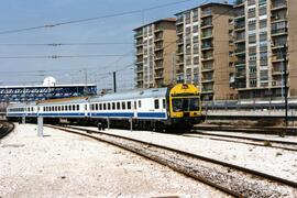 Electrotrenes serie 444, construidos por Construcciones y Auxiliar de Ferrocarriles (CAF) y Mater...