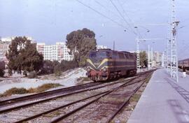 Locomotoras diésel - eléctricas de la serie 333 - 001 a 093 de RENFE, fabricadas por MACOSA entre...