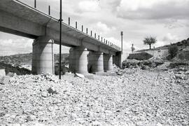 Puente o viaducto de hormigón de 6 tramos y 130 m de longitud, situado en el km 62,654 de la líne...