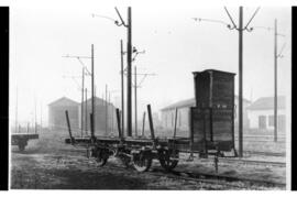 Vagón H f 101 en la estación de Pamplona del Ferrocarril eléctrico de Pamplona a Aoiz y Sangüesa,...