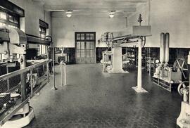 Laboratorio de la fábrica metalúrgica de Baracaldo (Vizcaya)