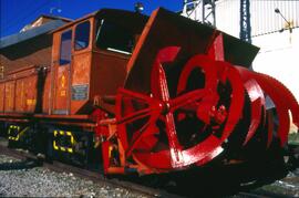 Locomotora quitanieves diésel de la serie 300 para servicio del Ferrocarril de Cercedilla - Los C...