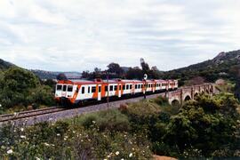 Automotores diésel de la serie 592, 593 y 596 de RENFE, conocidos como "Camellos"