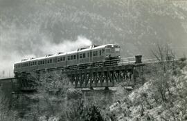 Automotor diésel serie 592 - 138 - 2 de RENFE "Camellos"