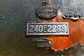 Locomotora de vapor 240F-2289 de RENFE, ex MZA serie 1400. Placas de matriculación, de reparación...