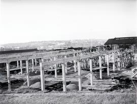 Construcción del nuevo depósito de automotores de la estación de Madrid - Cerro Negro de la línea...