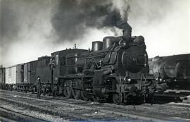 Locomotora de vapor 140 - 2406 de RENFE, ex nº 4851 de la Compañía del Norte y fabricada por Babc...