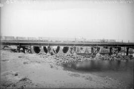 Puente de la Ribera de Nicoba, situado en el km 101,034 de la línea de Sevilla a Huelva, dentro d...