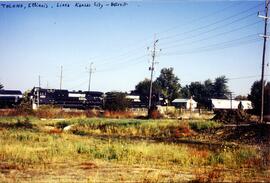 Composición de NS en las cercanías de Tolono, Illinois. A la cabeza las locomotoras NS-8924 y la ...