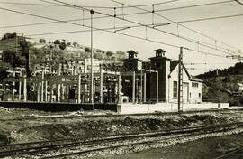 Subestación convertidora eléctrica de la estación de Villalegre en la línea de Villabona a San Ju...