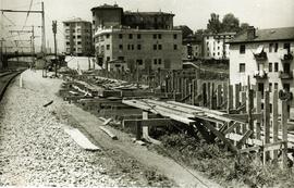 Obras de ampliación de vías en el apeadero del Paseo de Colón en Irún, línea de Madrid a Irún.