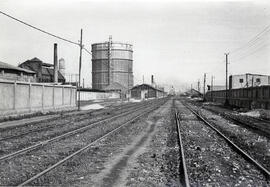 Entrada estación de Barcelona-Pueblo Nuevo de la línea de Barcelona-Término a Massanet-Massanas (...