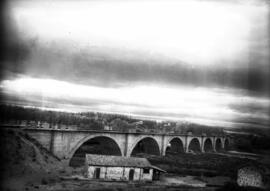 Puente de Marcilla sobre el río Aragón, en el km 111,242 de la línea de Zaragoza a Alsasua