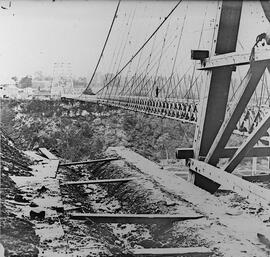 Fotografías de puentes metálicos de todo el mundo tomadas de libros