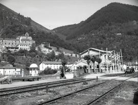 Estación de Las Caldas de Besaya de la línea de Venta de Baños a Santander, situada dentro del té...